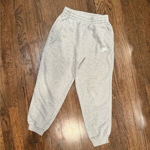Nike Sportswear Club Joggers Big Kids size L in Gray